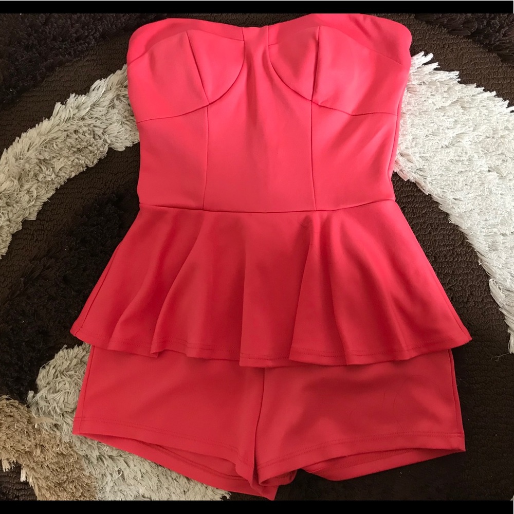 Peplum dress short pant